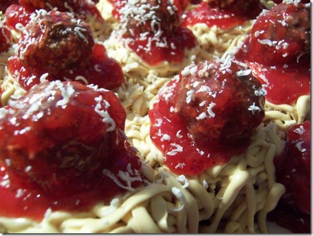 spaghetti and meatball cupcakes